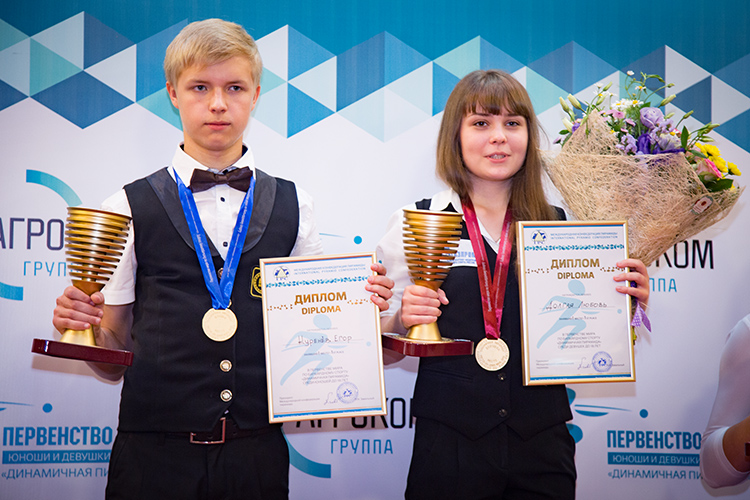 Юные чемпионы мира 2016 - Егор Куренев и Любовь Долгая